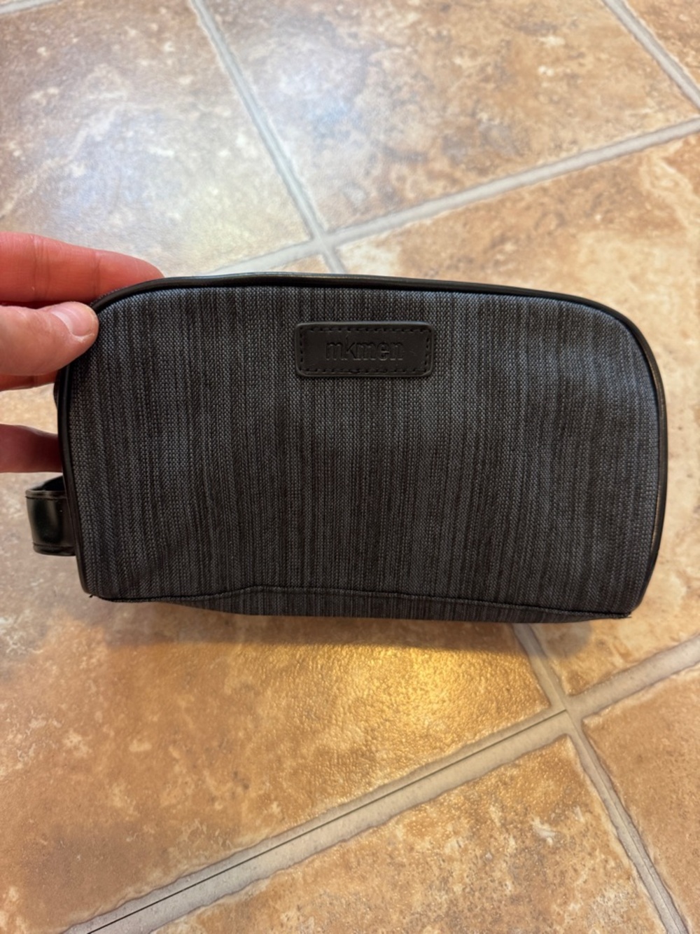 MARY KAY MEN COSMETICS SKINCARE ZIPPER GRAY BAG TOILETRY BAG